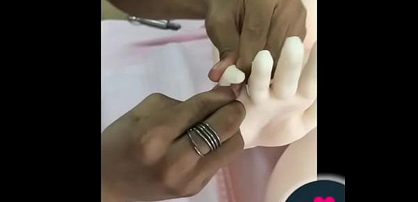  How to fix the finger wire of TPE Sex Doll at SexySexDoll.com